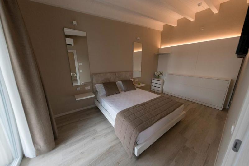 Aurora Aparthotel Peschiera del Garda Bagian luar foto